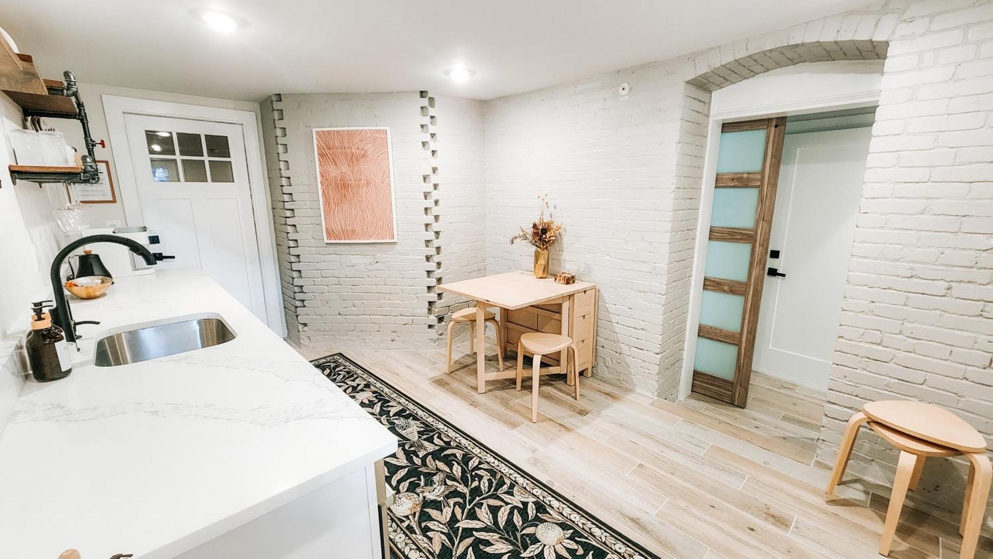 Private Modern Luxury Suite In Historic Stone Home Washington Bagian luar foto